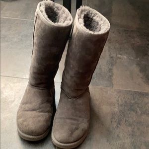 Grey ugg boots